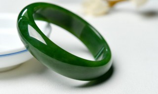 翡翠手镯最贵的多少钱(最贵翡翠手镯是多少钱)