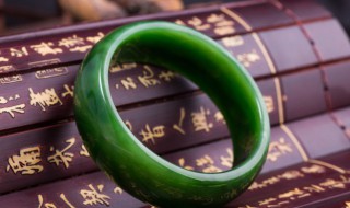 玻璃种翡翠每克价格（玻璃种翡翠市场价格）