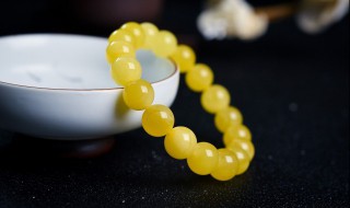 人造蜜蜡和天然区别 天然琥珀蜜蜡和人造蜜蜡有何区别?