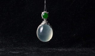 怎么选购翡翠挂件 如何选翡翠摆件