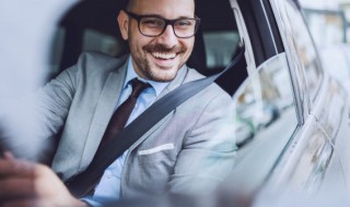 自动挡车怎么驾驶(自动挡车怎么驾驶步骤)