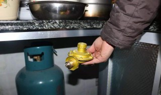 液化气管多久换一次（液化气罐的管多久换一次）