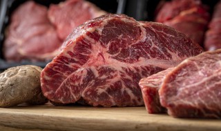 新鲜牛肉冷冻需要清洗干净吗（牛肉洗完再冷冻）