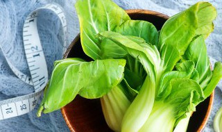 油菜蘑菇怎么炒 蘑菇炒油菜怎么做