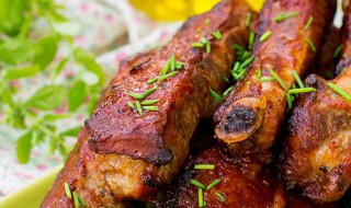 冷冻排骨有骚味怎么处理 买的冻排骨有骚味怎么回事