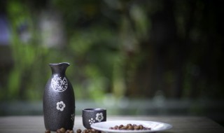 黄酒放在冰箱里为什么不结冰（黄酒放冰箱会结冰吗）