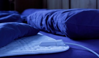 选购地热毯的注意事项有哪些（使用电热毯需要注意哪些事项）