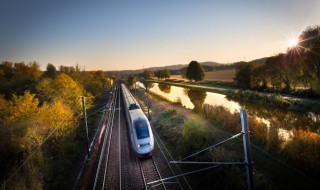 开高铁的司机该怎么称呼(开高铁的人怎么称呼)