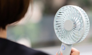 机箱风扇方向是怎样的（机箱风扇和cpu风扇方向）