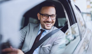 汽车坐垫网购注意事项有哪些 汽车坐垫去店里买还是给网上买