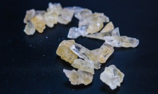 冰糖放在冰箱里面融化了怎么办（冰糖放在冰箱里为什么化了）