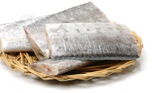 超市冻带鱼段怎么清理 买回来的冷冻带鱼段怎么清理