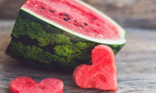 西瓜保鲜膜放冰箱可以放几天 西瓜打开用保鲜膜放冰箱可以放多久