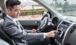 副驾驶安全带怎么系 货车副驾驶安全带怎么系