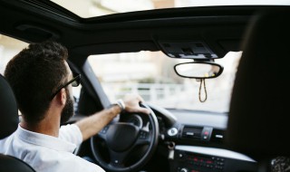 直行道路没有右转能右转吗（右转没有路可以直行吗）