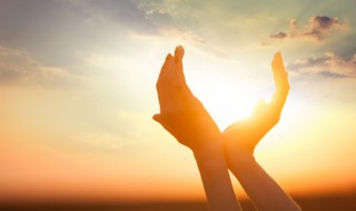 早晨阳光下物体的影子向什么方向（阳光下物体的影子的方向是怎样变化的）