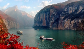 长江和黄河都是向什么方流入大海 长江和黄河都是向西流入大海对吗