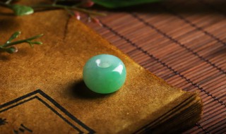 翡翠真的多少钱（真的翡翠一般多少钱）