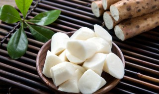 鸡肉炖山药可以吗（山药炖鸡肉行吗）