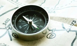 指南针指的是哪个方向（指南针到底指向哪个方向）