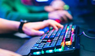 英雄联盟哪个英雄克制盲僧（哪些英雄克制盲僧）