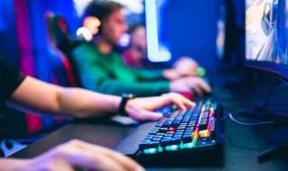 元气骑士怎么切换英雄角色（元气骑士怎么召唤英雄角色）