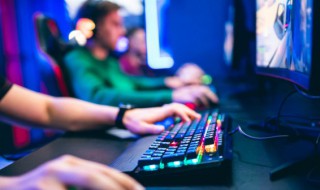 元气骑士如何拿三把武器（元气骑士如何拿三把武器进入游戏）