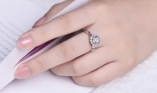 戒指戴在尾指是什么意思（戒指戴在尾戒是什么意思）