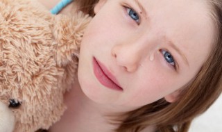 戴隐形眼镜可以哭吗（戴隐形眼镜可以哭吗?）