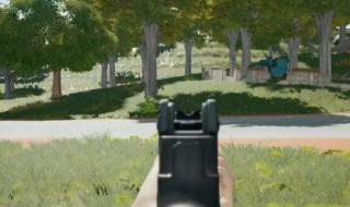 绝地求生怎么拿枪（绝地求生怎么拿枪转圈）