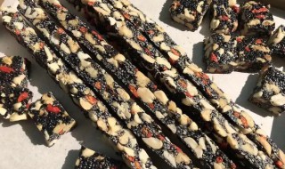 花生米核桃仁黑芝麻糖是怎么做的 芝麻花生核桃糖的做法窍门