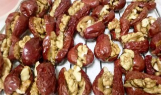 芝麻红枣夹核桃怎么做（芝麻红枣夹核桃的做法）