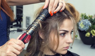 卷发棒怎么选择 卷发棒怎么选择大中小号