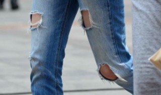 棉袄破了个洞怎么补救（棉袄破了个洞怎么补救视频）