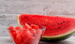 西瓜常温下可以放多久 没有切开的西瓜常温下可以放多久