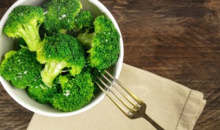 西兰花怎么煮好吃 西兰花怎么煮好吃又简单胡萝卜