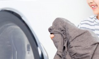 被子上有霉斑怎么才能洗得掉(被子上的霉斑怎么洗掉)