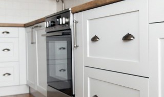 柜子里面发霉怎么处理(柜子发霉如何处理)