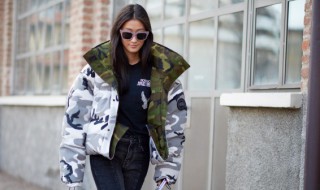 羽绒服的油渍怎么清洗 羽绒服上的油渍该怎么清洗