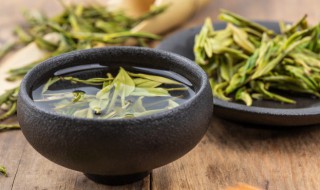 普洱茶发霉了怎么处理（普洱茶发霉了怎么处理还能饮用）