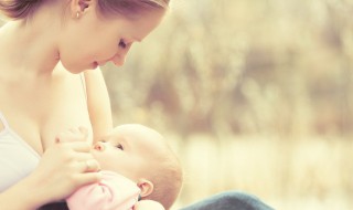 母乳喂养 母乳喂养的正确姿势和方法