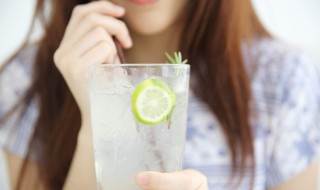 如何去除柠檬的苦味 如何去除柠檬水的苦味