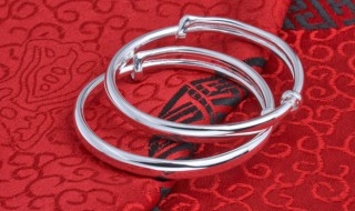 银镯子发红是怎么回事 银手镯颜色发红是什么原因