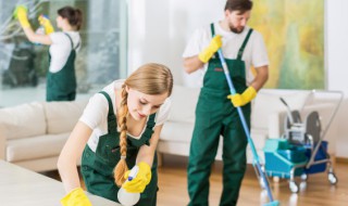 橡胶上的污渍怎么清洗（怎样清除橡皮胶渍）