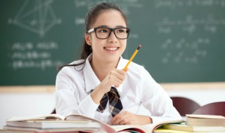 关于四月的优美短句(四月的优美句子)