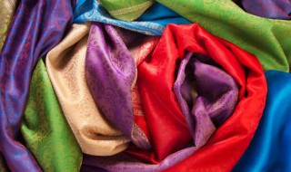 仿丝棉是涤纶纤维做的吗(仿真丝涤纶是什么面料)