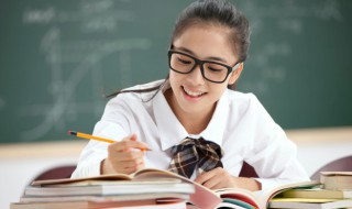 月夜反映的季节是什么季节(月夜反映的是什么季节节气)