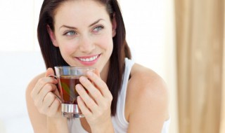 一杯绿茶可以泡几次（绿茶可以泡几次?冲泡绿茶最多两次）