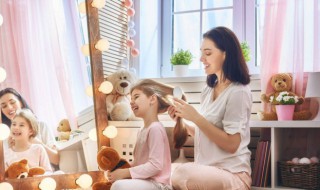 小女孩秋季一般穿什么衣服(小孩秋季衣服怎么穿)