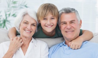 听爷爷讲那过去的故事（听爷爷讲那过去的故事歌曲）